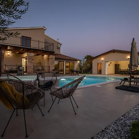 Villa Modern Matuzzi By Istrabook *
