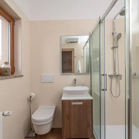 וילה Modern Matuzzi By Istrabook *
