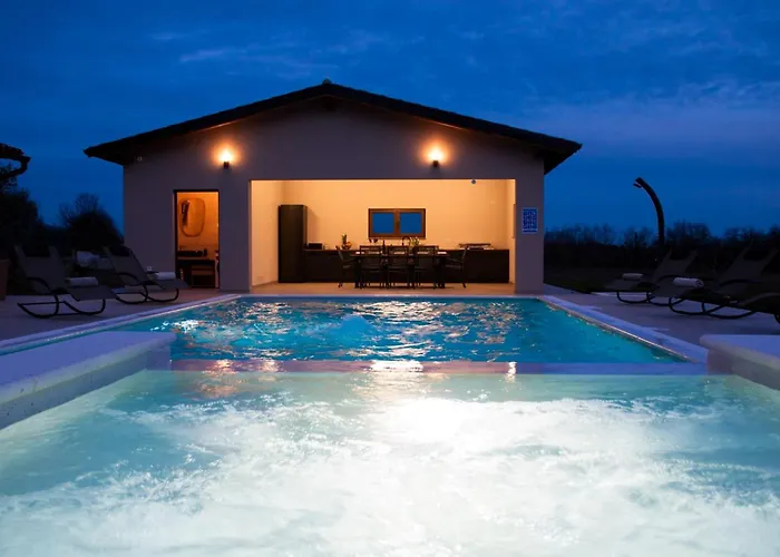 Villa Modern Matuzzi By Istrabook