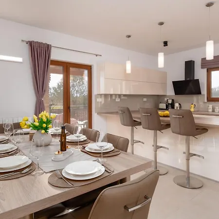 Villa Modern Matuzzi By Istrabook