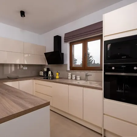 Modern Matuzzi By Istrabook * Loborika