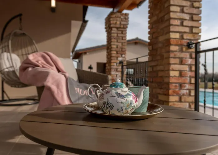 Modern Matuzzi By Istrabook * Loborika