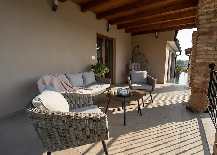 Villa Modern Matuzzi By Istrabook *