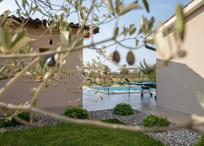 Villa Modern Matuzzi By Istrabook *