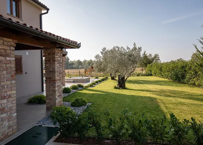 Modern Matuzzi By Istrabook Loborika