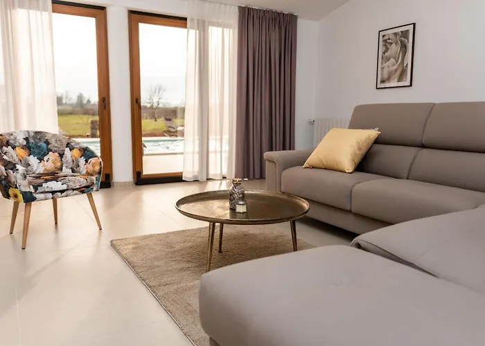 Modern Matuzzi By Istrabook * Loborika