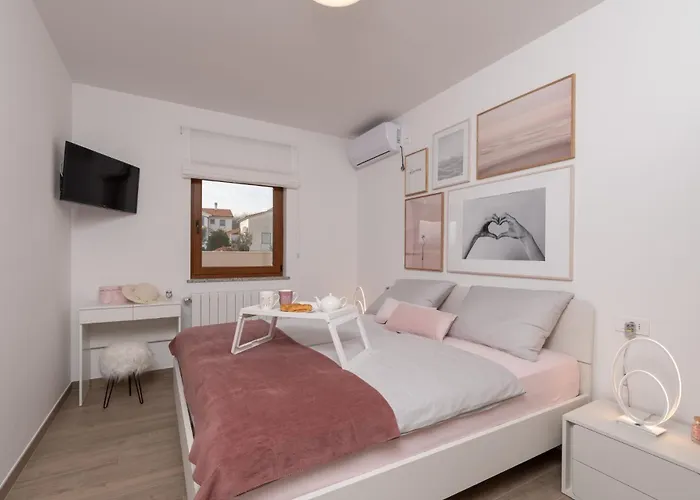 Villa Modern Matuzzi By Istrabook *