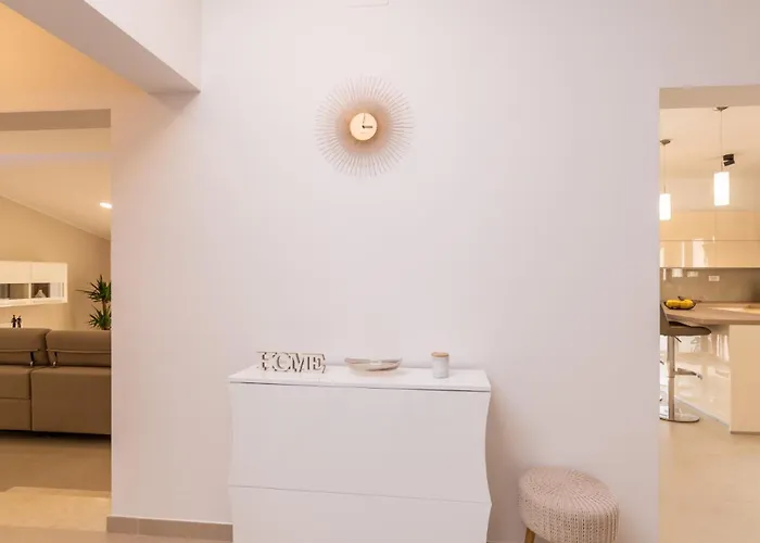 Modern Matuzzi By Istrabook Villa *